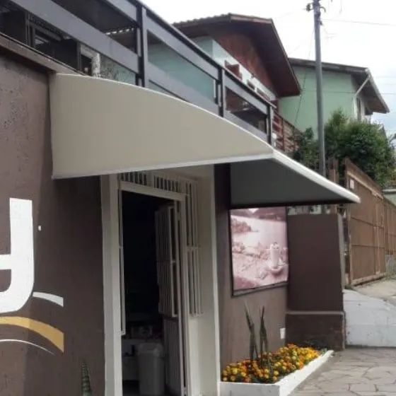 Cobertura de Lona em Diadema SP Cobertura de Lona em Diadema SP — Cobertura em área de piscina