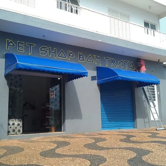 Cobertura de Lona em Diadema SP Cobertura de Lona em Diadema SP — Instalação em área gourmet com churrasqueira