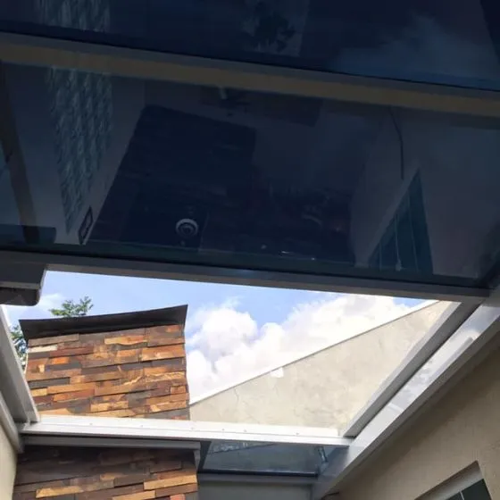 Cobertura Retrátil Policarbonato/Telha/Vidro em Diadema SP — Instalação em estacionamento