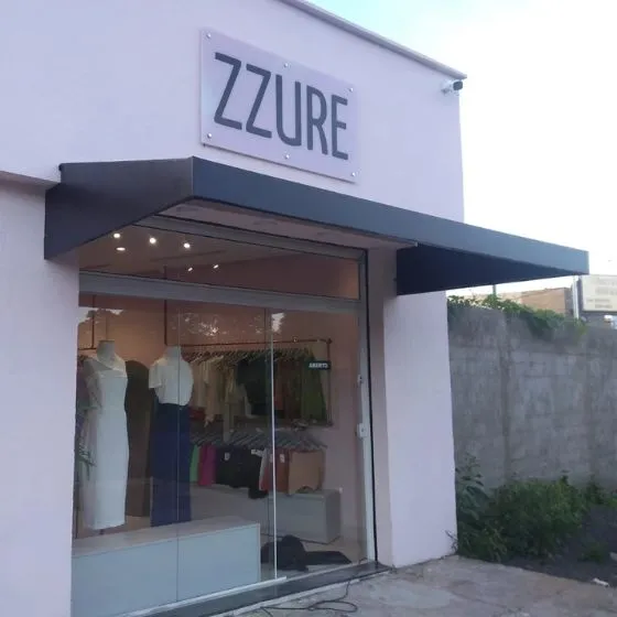 Toldo Fixo de Lona PVC em Diadema SP Toldo Fixo de Lona PVC em Diadema SP — Instalação em fachada comercial
